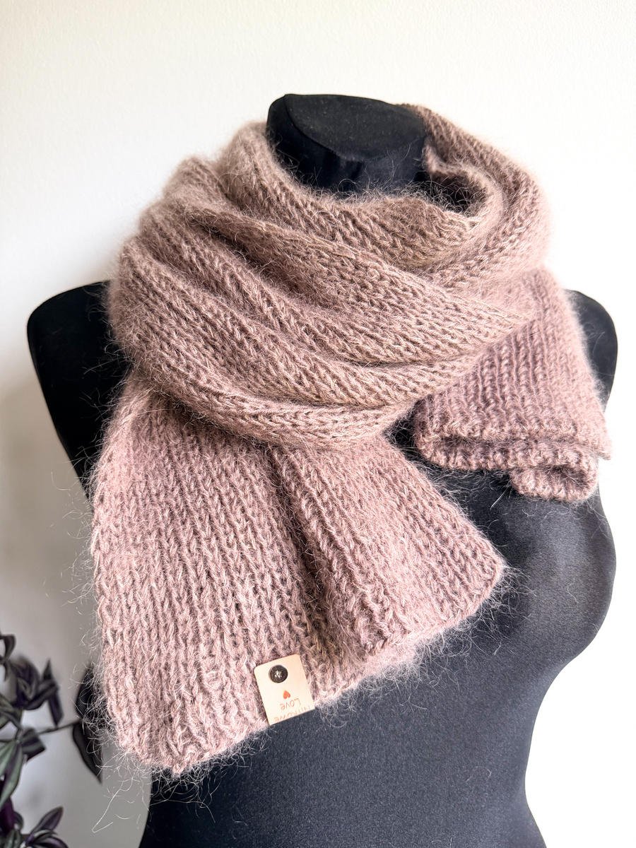 Wełniany szalik Nitkowe Love AUREA 30x180 cm 100% Baby Merino plus moher i jedwab 17/41 Beż