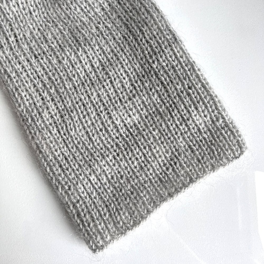 Handmade Czapka damska AUREA 100% Baby Merino plus moher i jedwab 22/44 Jasny Szary