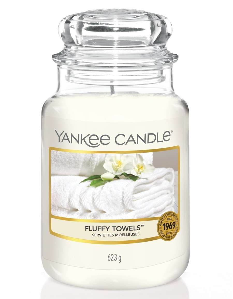 Duża świeca zapachowa Yankee Candle FLUFFY TOWELS™